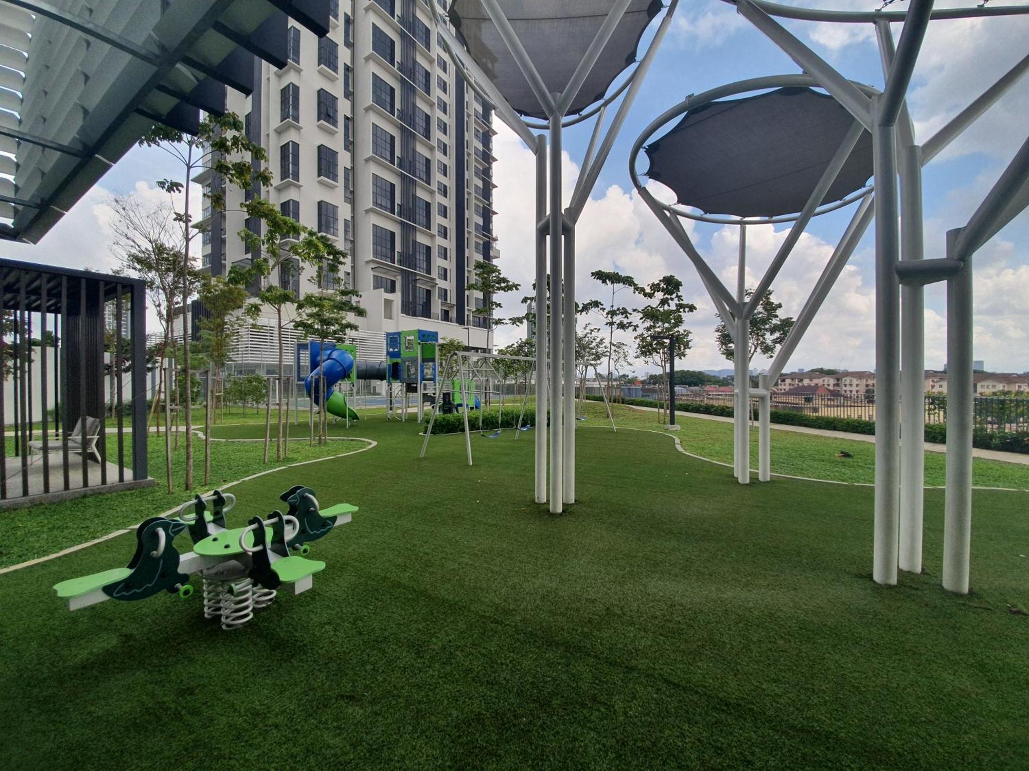 Highpark Suites At Petaling Jaya, Kelana Jaya By Plush Экстерьер фото